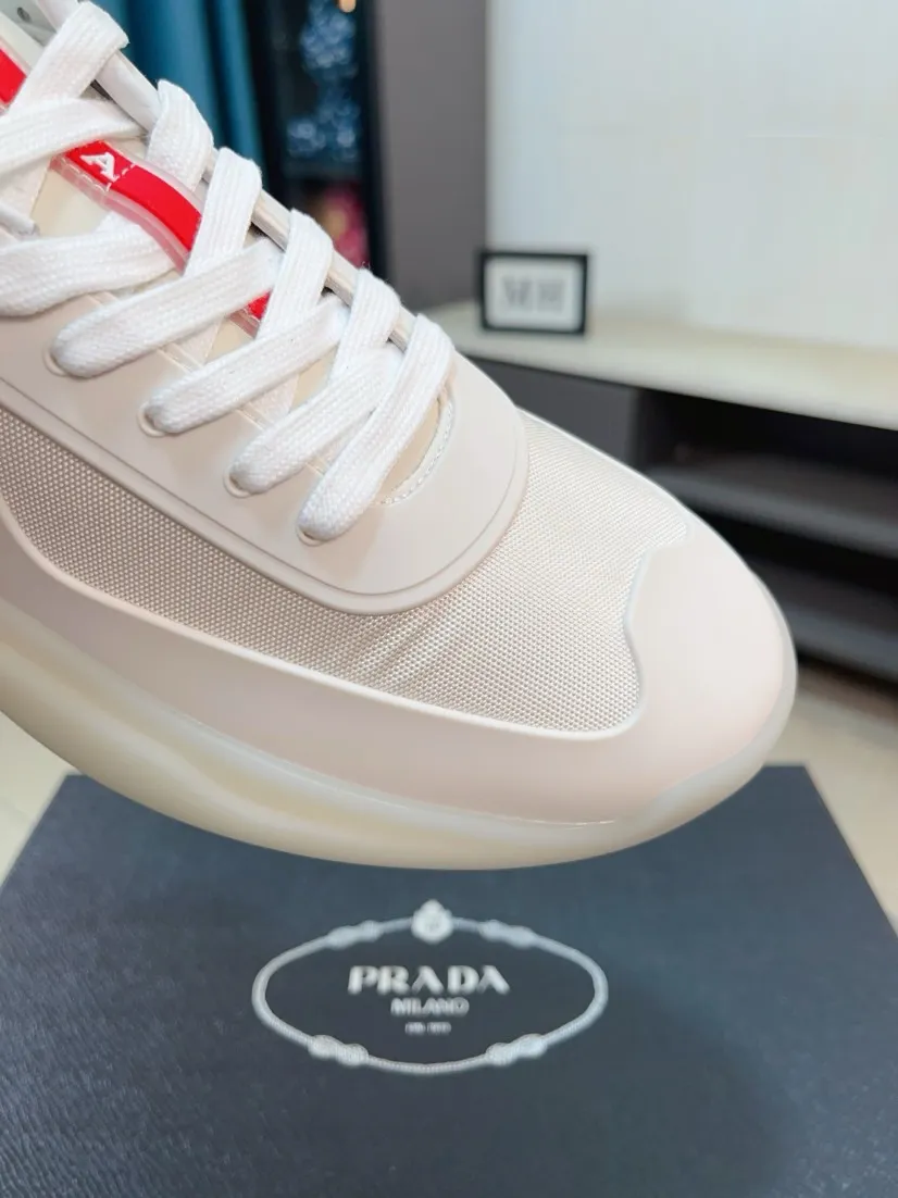 The ex-factory price is 680🌹🌹The high-quality new Prada (Prada) counters are launched simultaneously. The new men's shoes and 😘fabrics are selected from imported mesh and glue-spraying technology. Imported cowhide lining. 👍🏿High-end☄️Open-molded non-slip rubber outsole, exquisite lines, simple and elegant, comfortable and high-end for leisure travel. Code number: 38 to 44